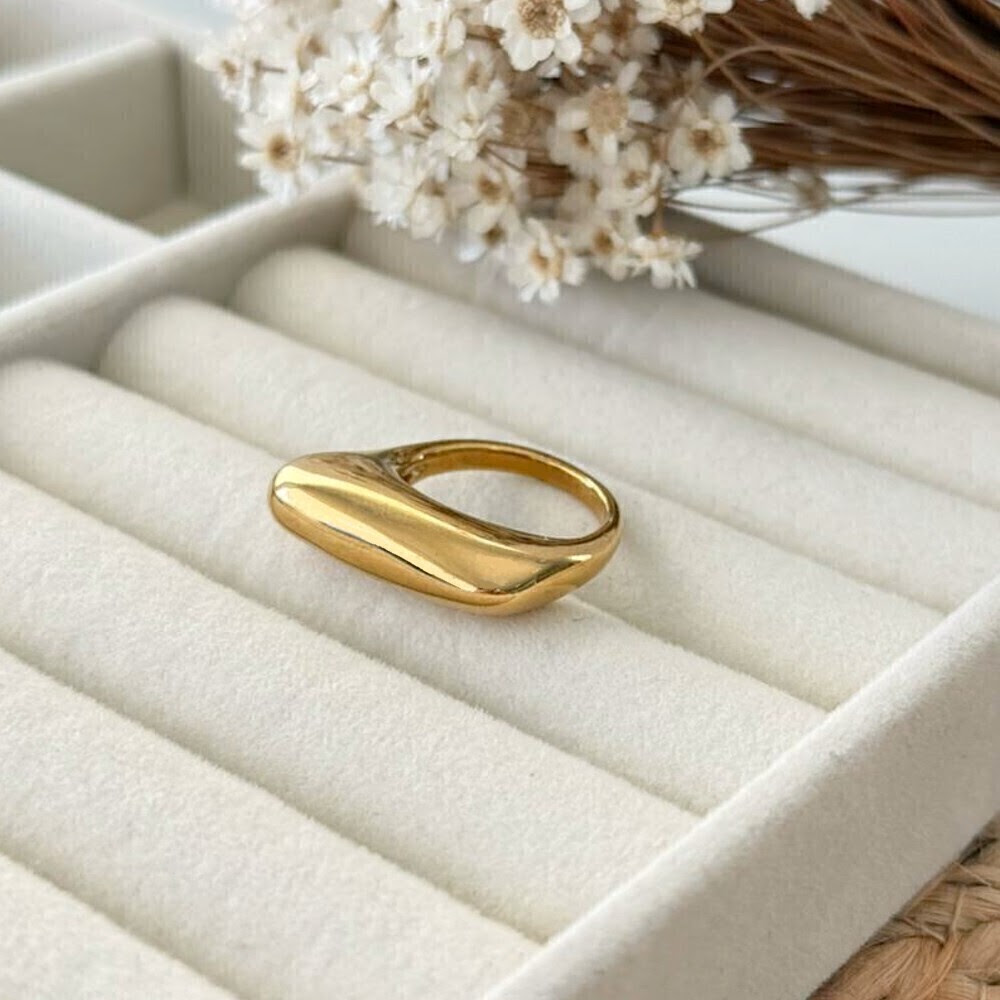 Anel dourado curva orgânica em aço inoxidável